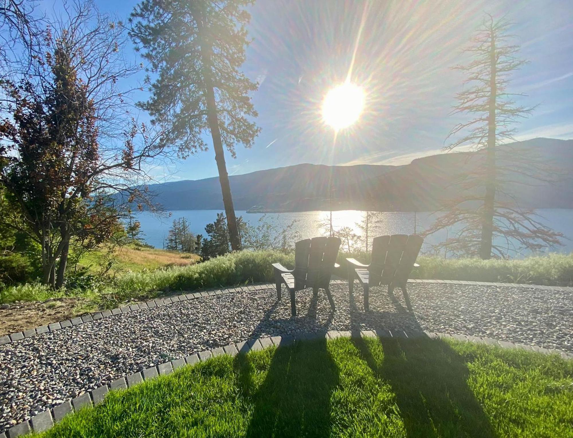 Kelowfornia Lakeview Retreat Kelowna Eksteriør bilde