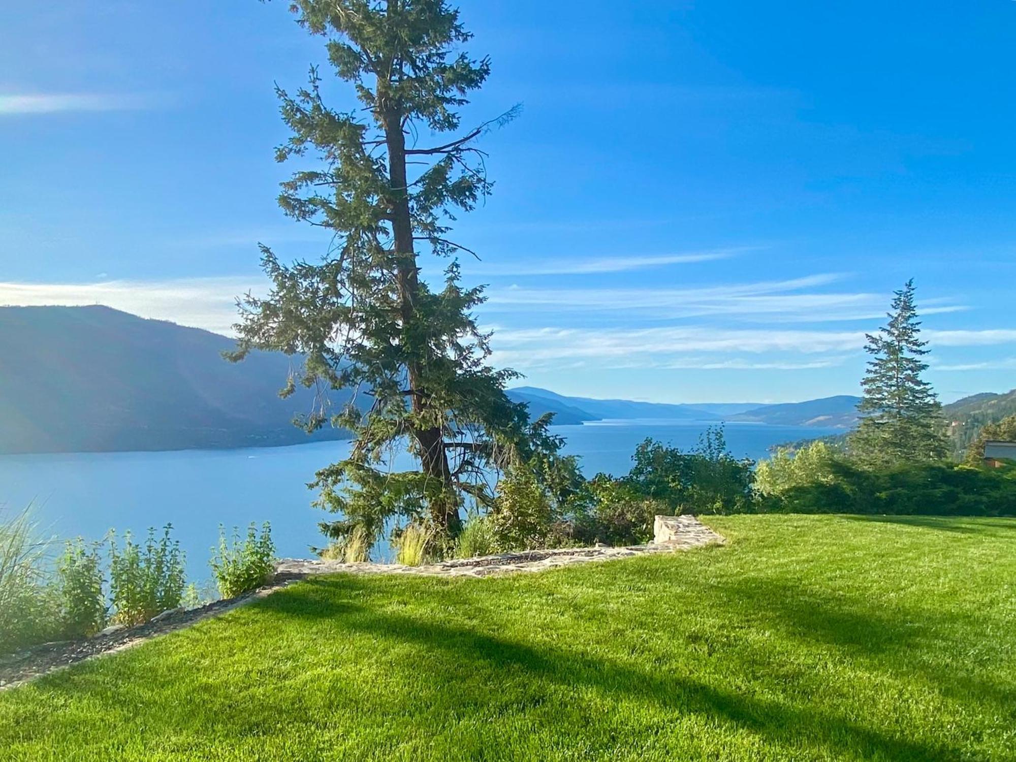 Kelowfornia Lakeview Retreat Kelowna Eksteriør bilde