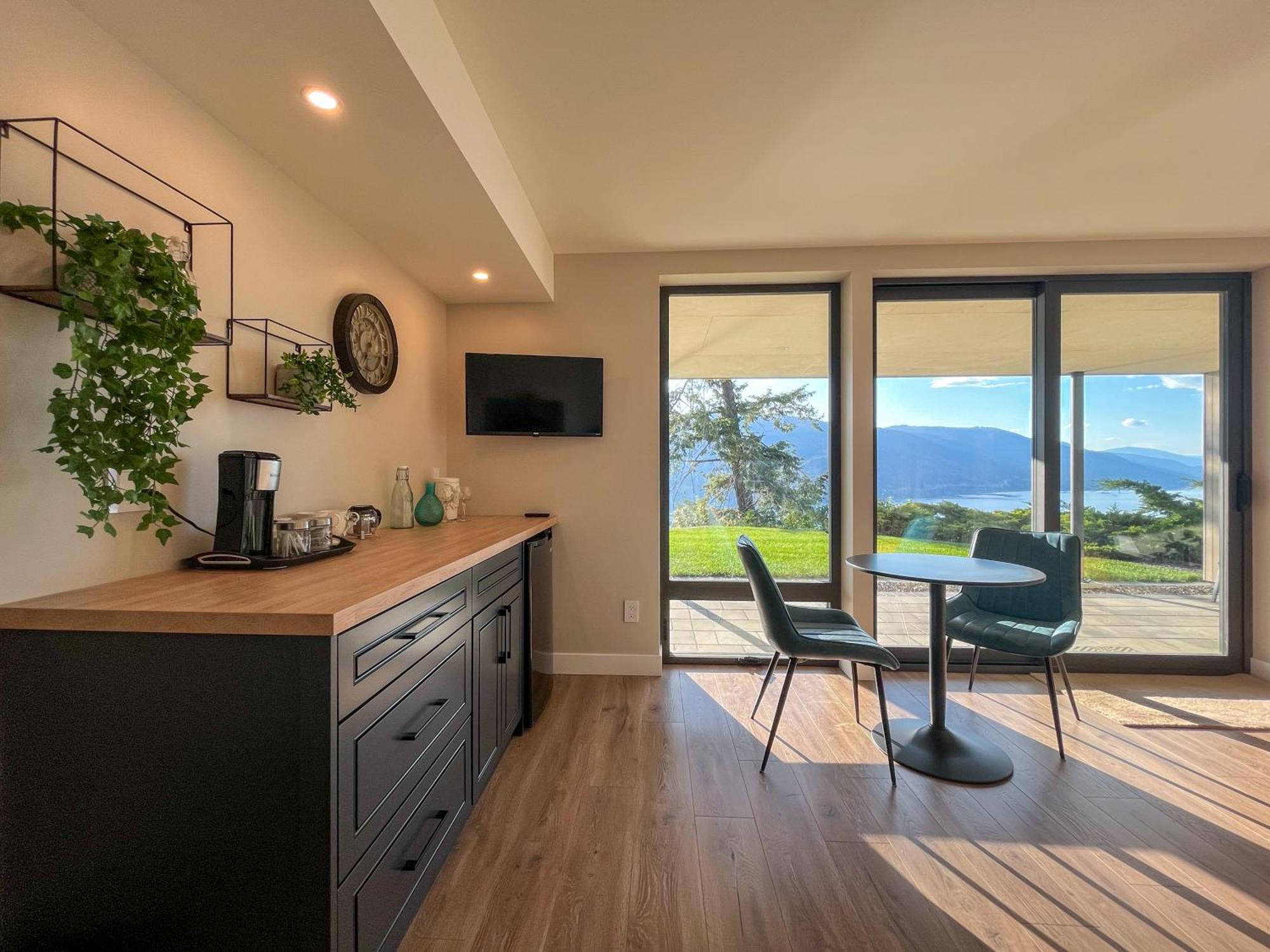 Kelowfornia Lakeview Retreat Kelowna Rom bilde
